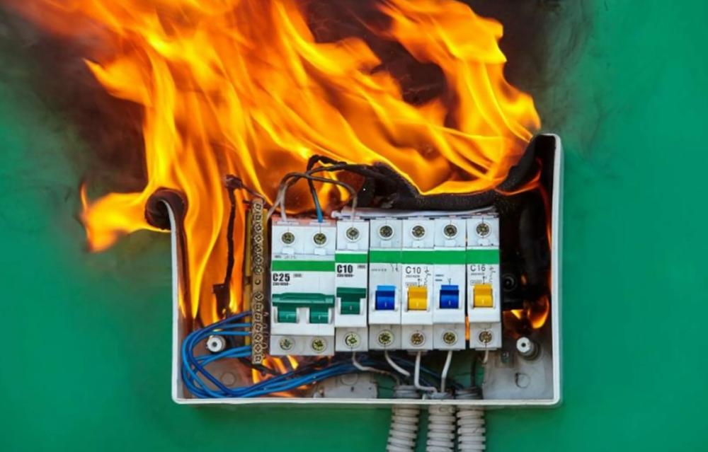 Электрические системы в зданиях: меры по предотвращению пожаров