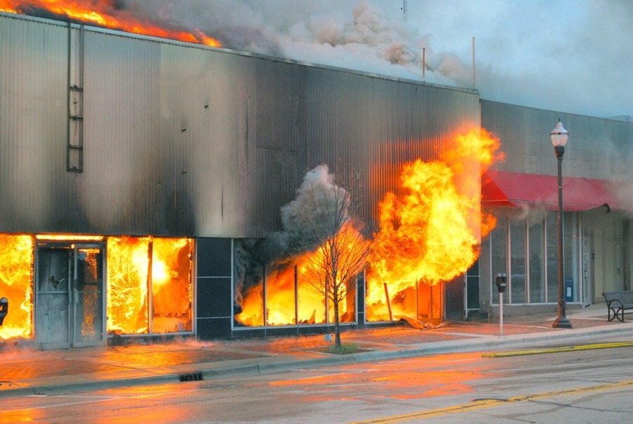  Основные причины возникновения пожаров в жилых и промышленных помещениях