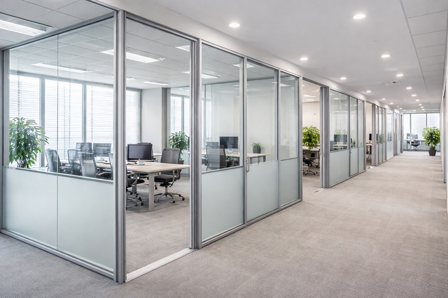 Оценка пожарных рисков в офисе с пластиковыми перегородками